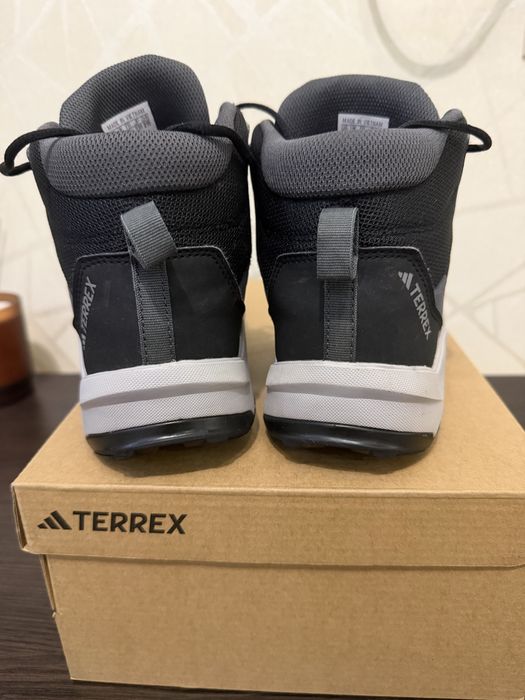 Кросівки дитячі Adidas Terrex Ax4R Mid
