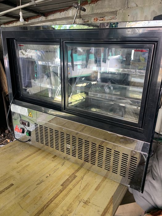 Vitrine  de duas prateleiras ventilada quente e frio