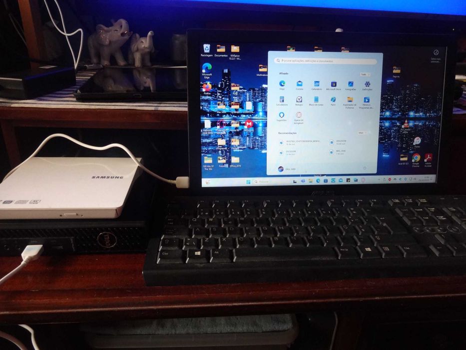 ASUS External Monitor 15.664738548815234121