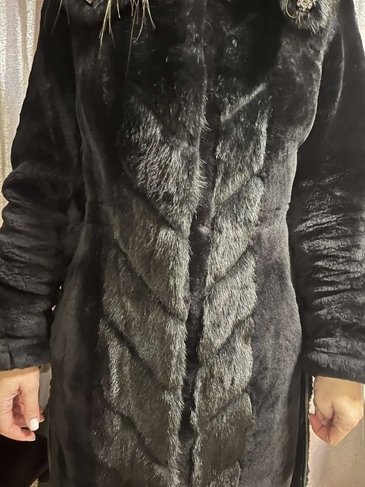 Шуба з мутону в ідеальному стані