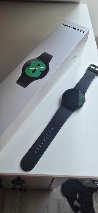 Smartwatch SAMSUNG Galaxy Watch 4 czarny