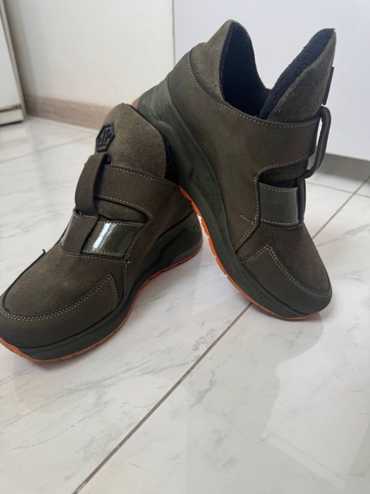 Женские кросовки р37 утепленные