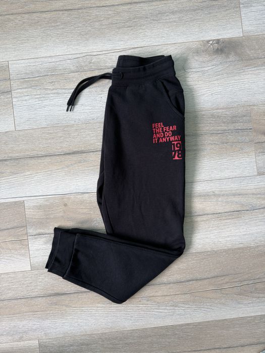 спортивні штани джогери трикотажні  утеплені для хлопчика 10-11 років