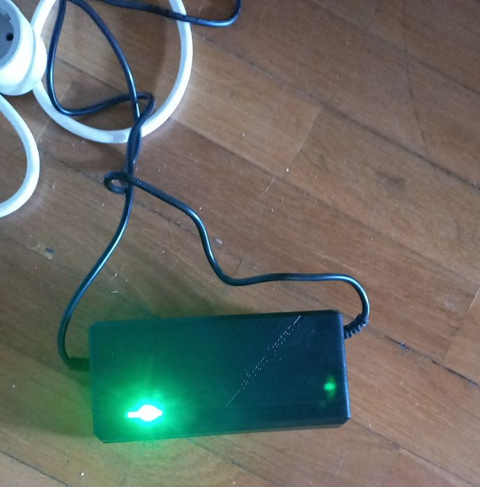 Carregadores eléctricos trotinete d88, 67.2V2A, a funcionar