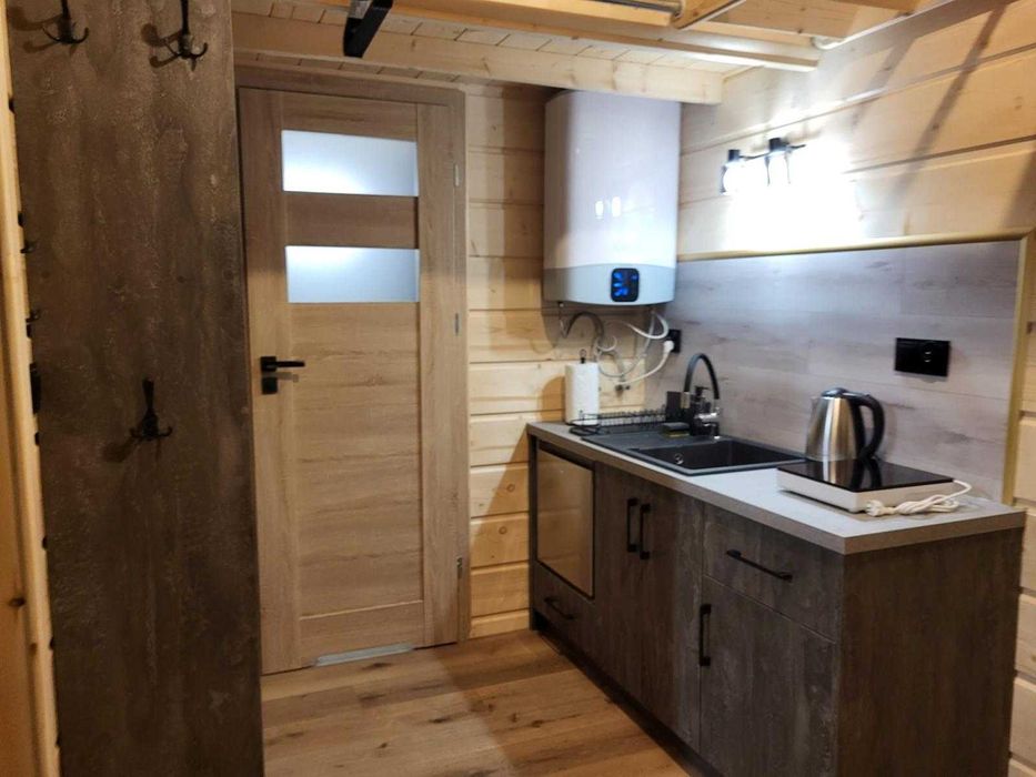 Jezioro Nyskie. Domki na drzewach Skorochów-Nysa