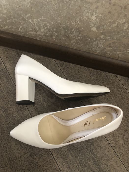 Туфли белые