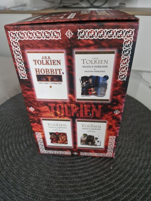 Władca pierścieni i Hobbit.