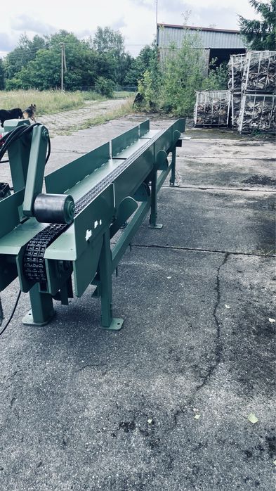 Podajnik centrujacy do wielopily  centrownik