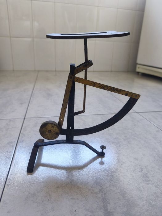 Balança de pêndulo/ pesa cartas