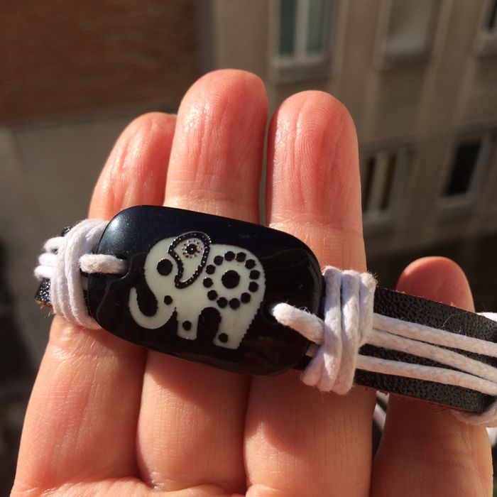 Браслет со слонёнком