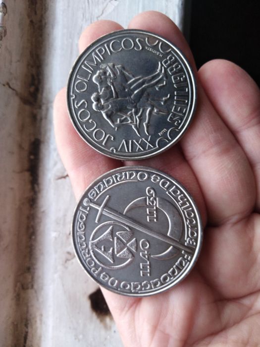 2 moedas 250 escudos de 1988 e 1990 Belas