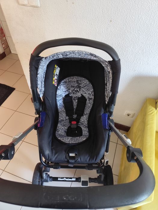 Carrinho de bebé trio