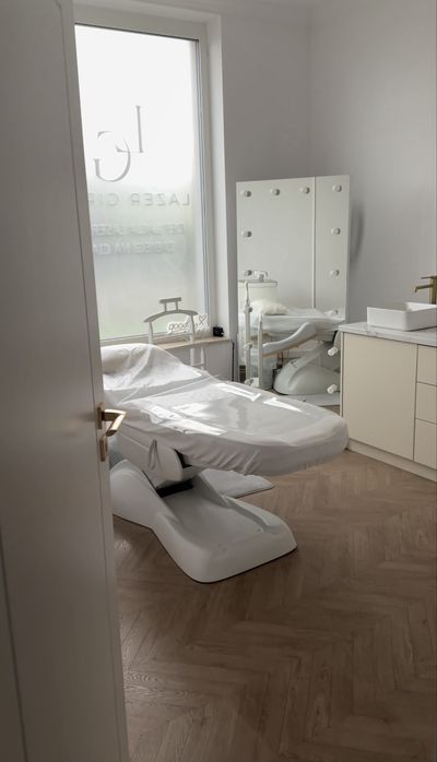 Wynajmuję gabinet na 15 dni-1500 zl