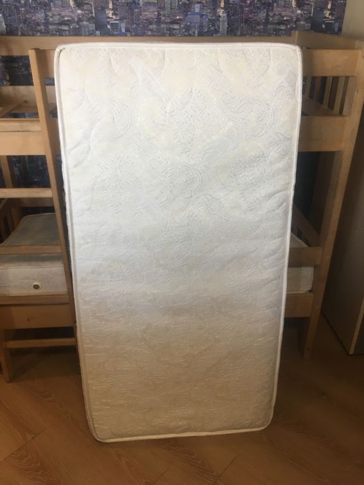 Дитяче двухповерхове ліжко