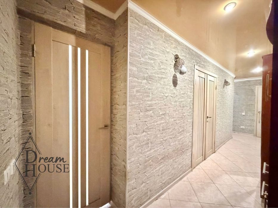 Продаж 3 кімнатної квартири