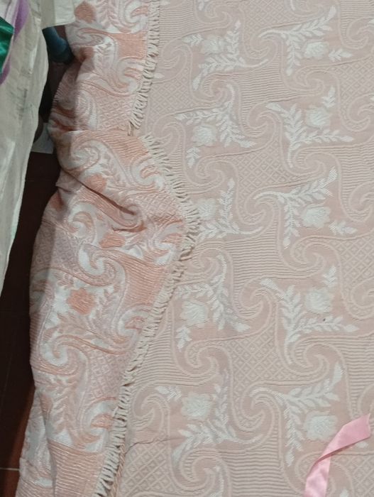 Colcha cor de Rosa para cama de menina jovem toda nova