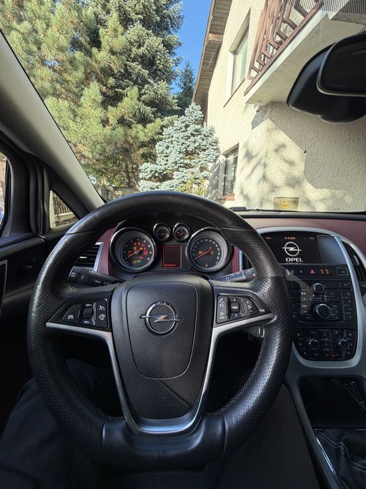 Opel Astra J GTC