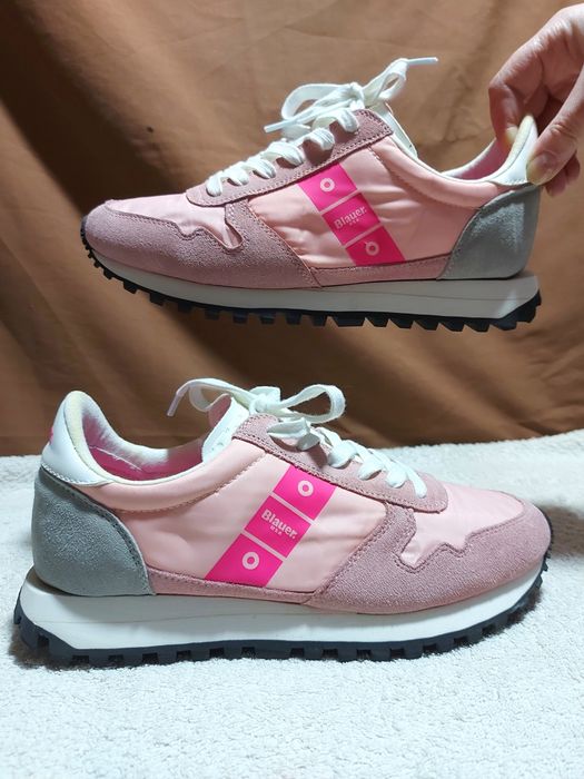 Стильні жіночі кросівки від американського бренду Blauer
Стильні жіноч