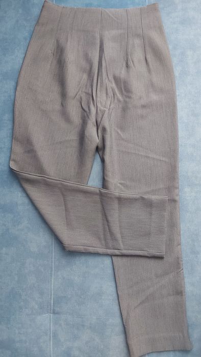 Spodnie Stradivarius r 34