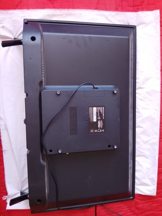 Плазма, майже нова. В гарному стані, все працює