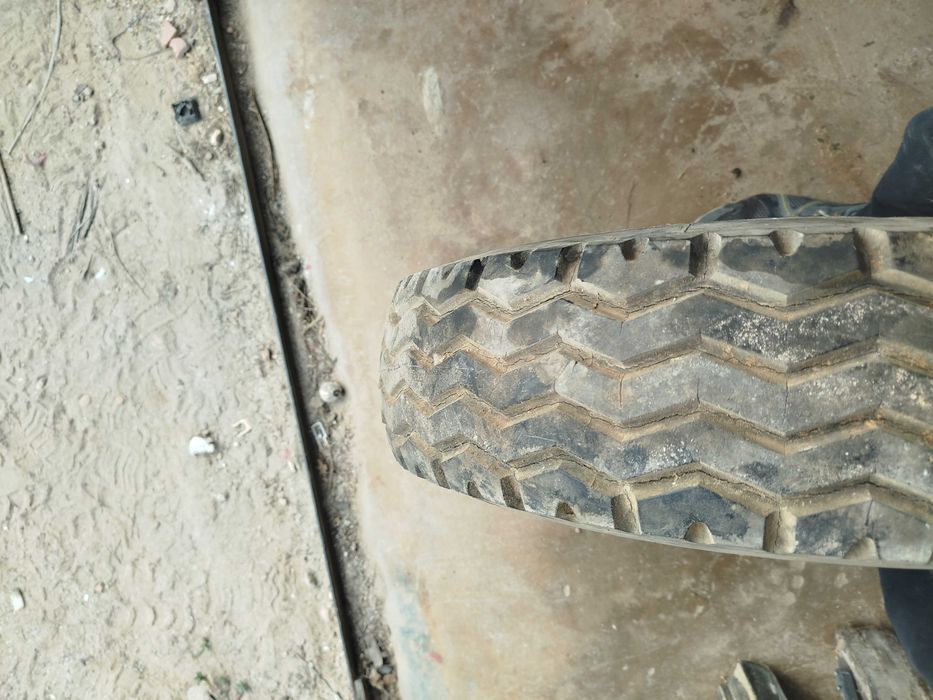 Pneu e jante tractor agrícola ,