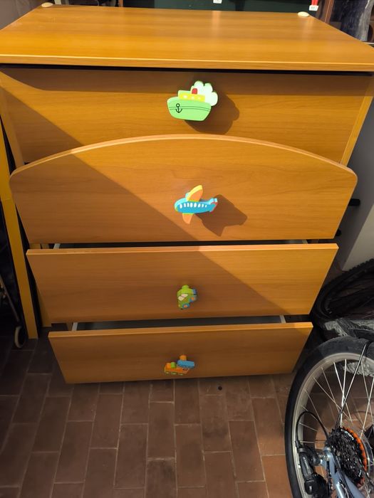 SALDOS Móvel com rodinhas, versátil, com muita arrumação