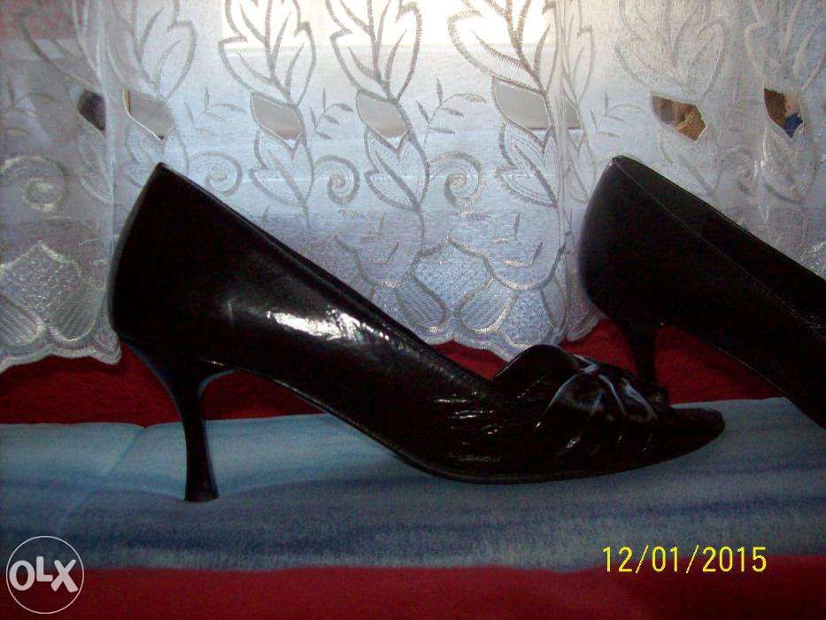 Buty na obcasie skorzane