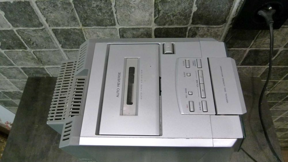 Miniwieża JVC UX-V3 czyta CD AUX SPDIF OUT 38W magnetofon problem