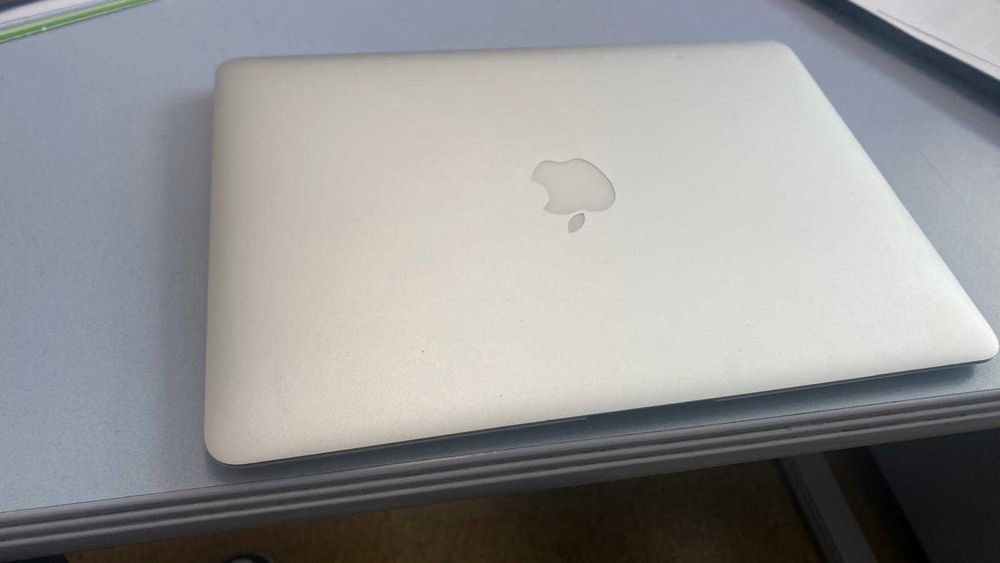MacBook Air 13,3  - 2014 - Sem Disco - avariou e foi retirado