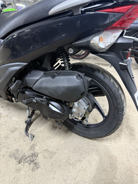 Японский скутер Honda Dio 110 иежектор из Японии Хонда дио двухместный