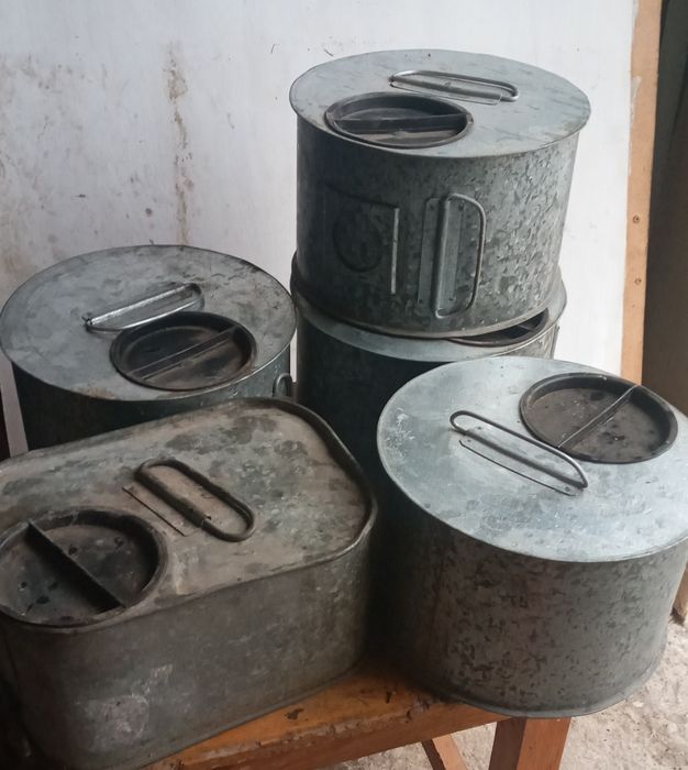 Продам металеві коробки для зразків