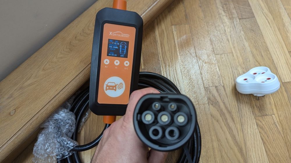 Зарядка для електромобіля DATOUBOSS TYPE 2 GBT