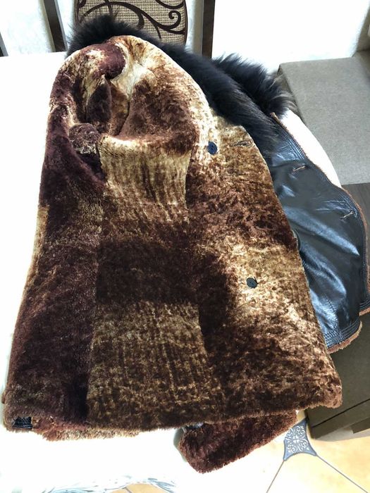 Жіноча дубленка, як нова.