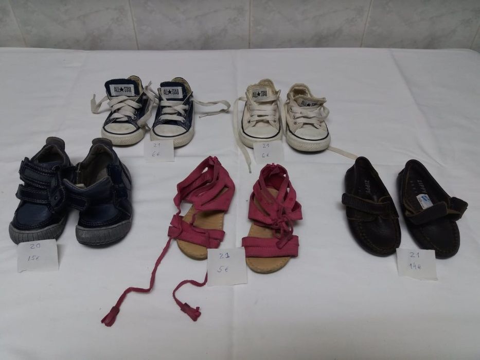 5 Calçados de criança nºs 20 e 21