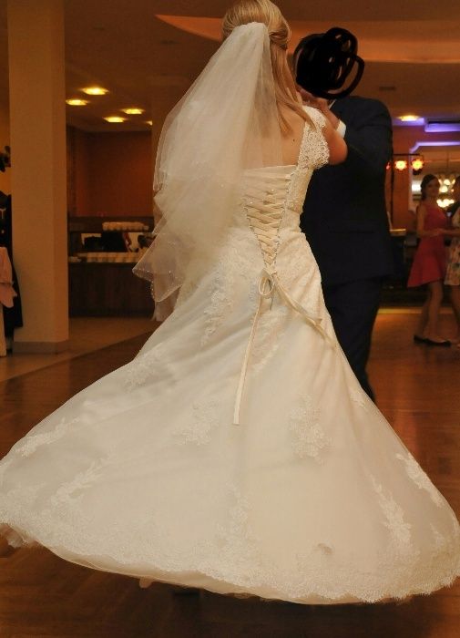 sukienka ślubna gratis welon