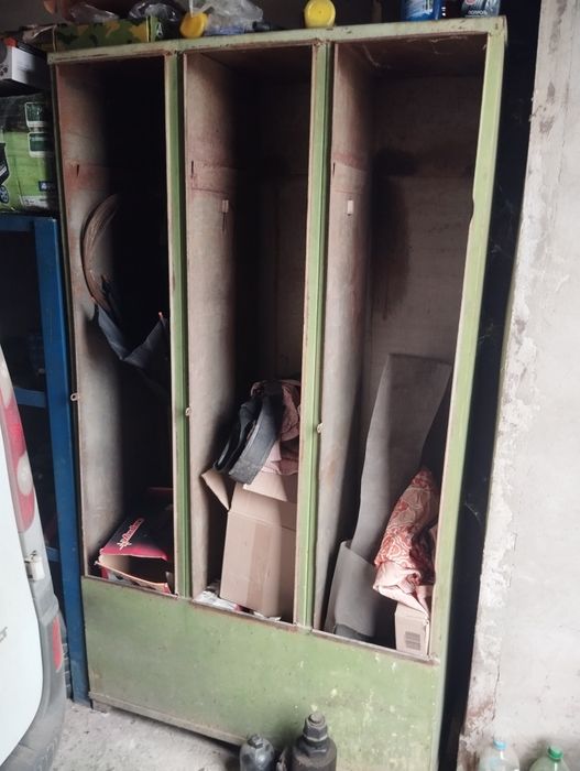 Продам металлический шкаф