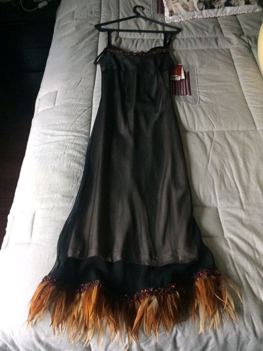 Vestido de cerimónia com penas naturais Marca conceituada LULU PARIS