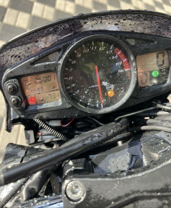 Suzuki GSR 400 2010