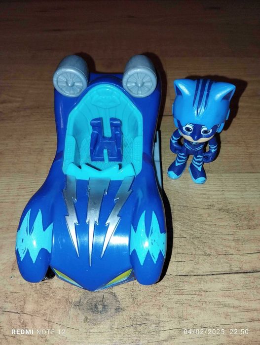 Automóvel cat boy + figura articulada