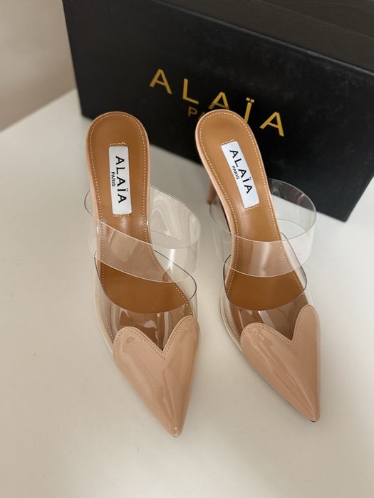Бежеві туфлі Alaïa Paris 36-41