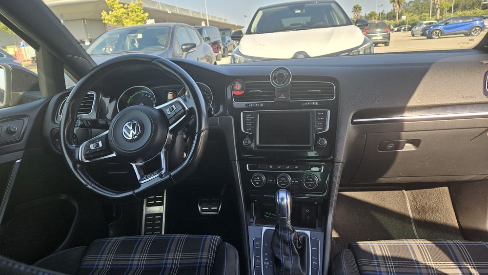 Volkswagen Golf GTE 1.4 Hibrido plug in aceito troca por Mini, fiat500