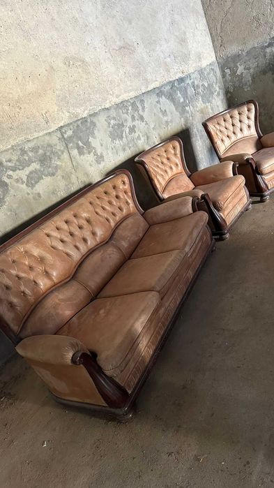 Vendo 3 sofas antigos
