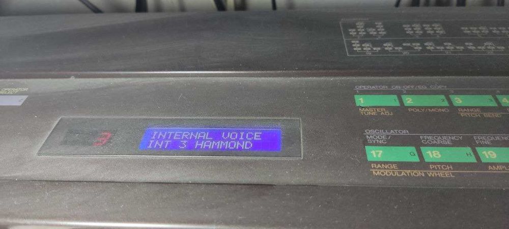 Светящийся дисплей для синтезатора YAMAHA DX7