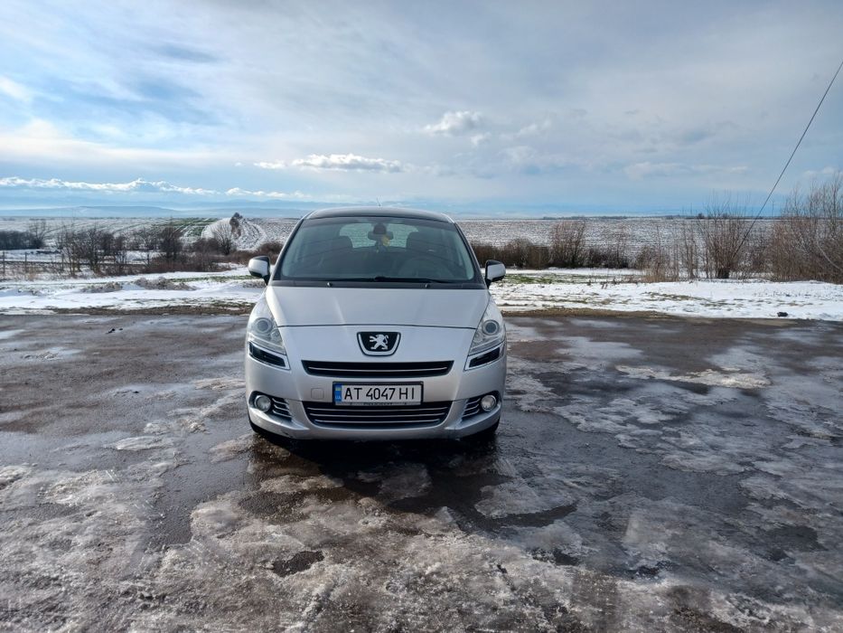 Продам Пежо 5008 2 HDI.