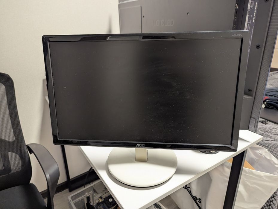 Монитор loc ,дли игр и работы