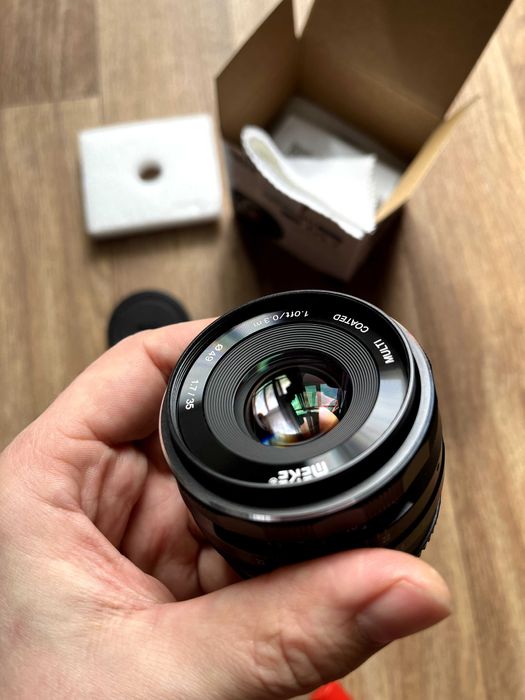 ОБ'ЄКТИВ MEIKE 35 ММ F/1.7 MC ДЛЯ CANON (EF-M - MOUNT (EOS-M))
