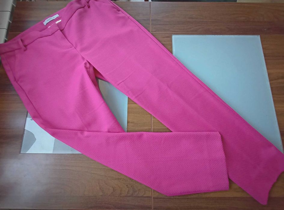 Max Mara różowe cygaretki w tłoczone wzory 42
