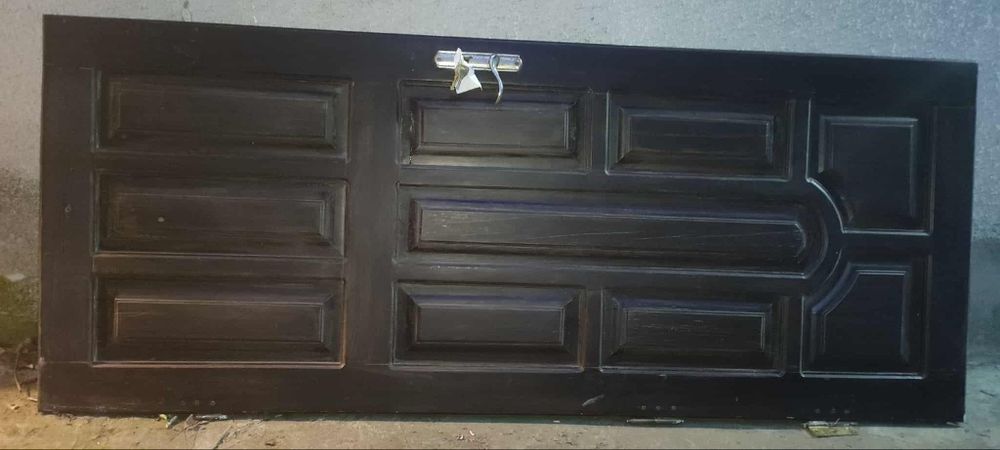 Продам добротні вхідні дерев'яні двері