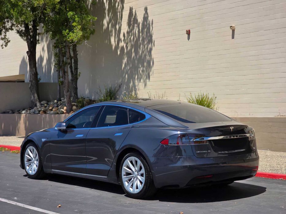 Tesla Model S 75D      2016