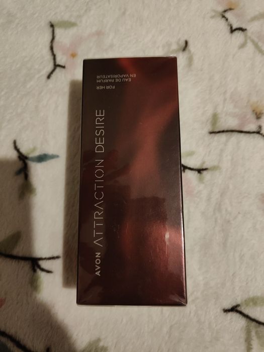 Sprzedam Avon attraction desire